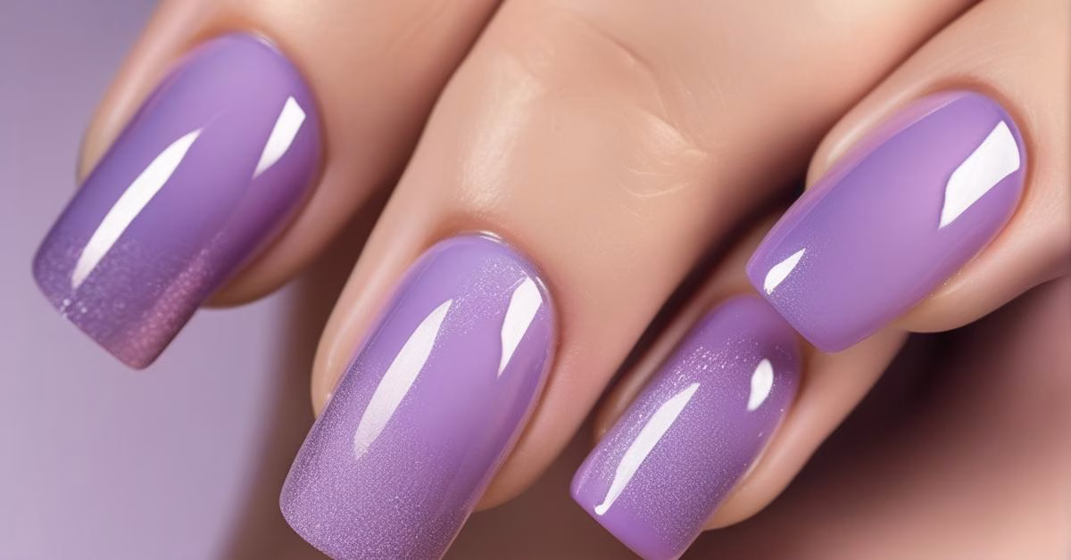 Paznokcie fioletowe jasne: Modny manicure i inspiracje 2024